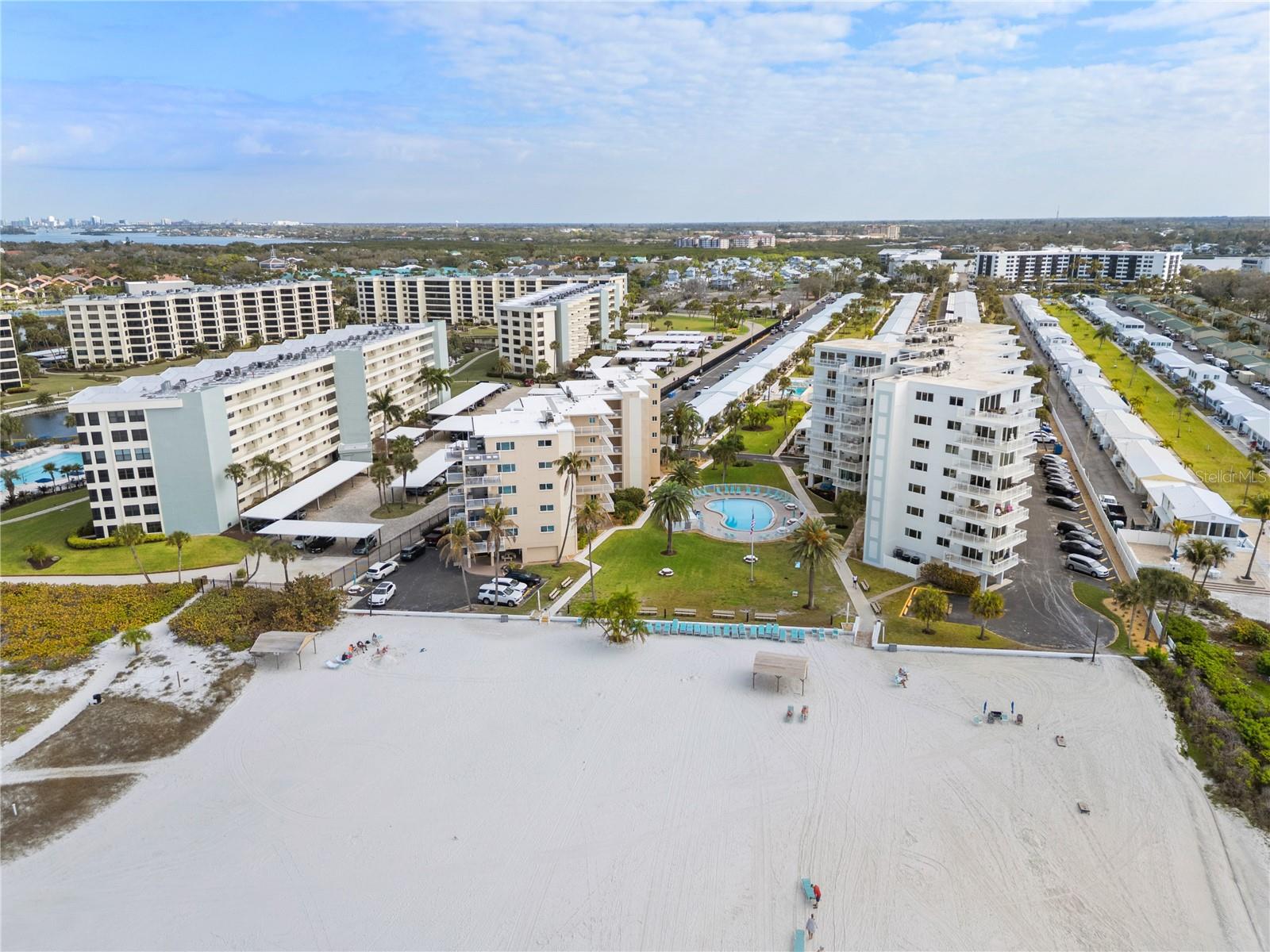 Image 45 of 65 For 5830 Midnight Pass Road T22