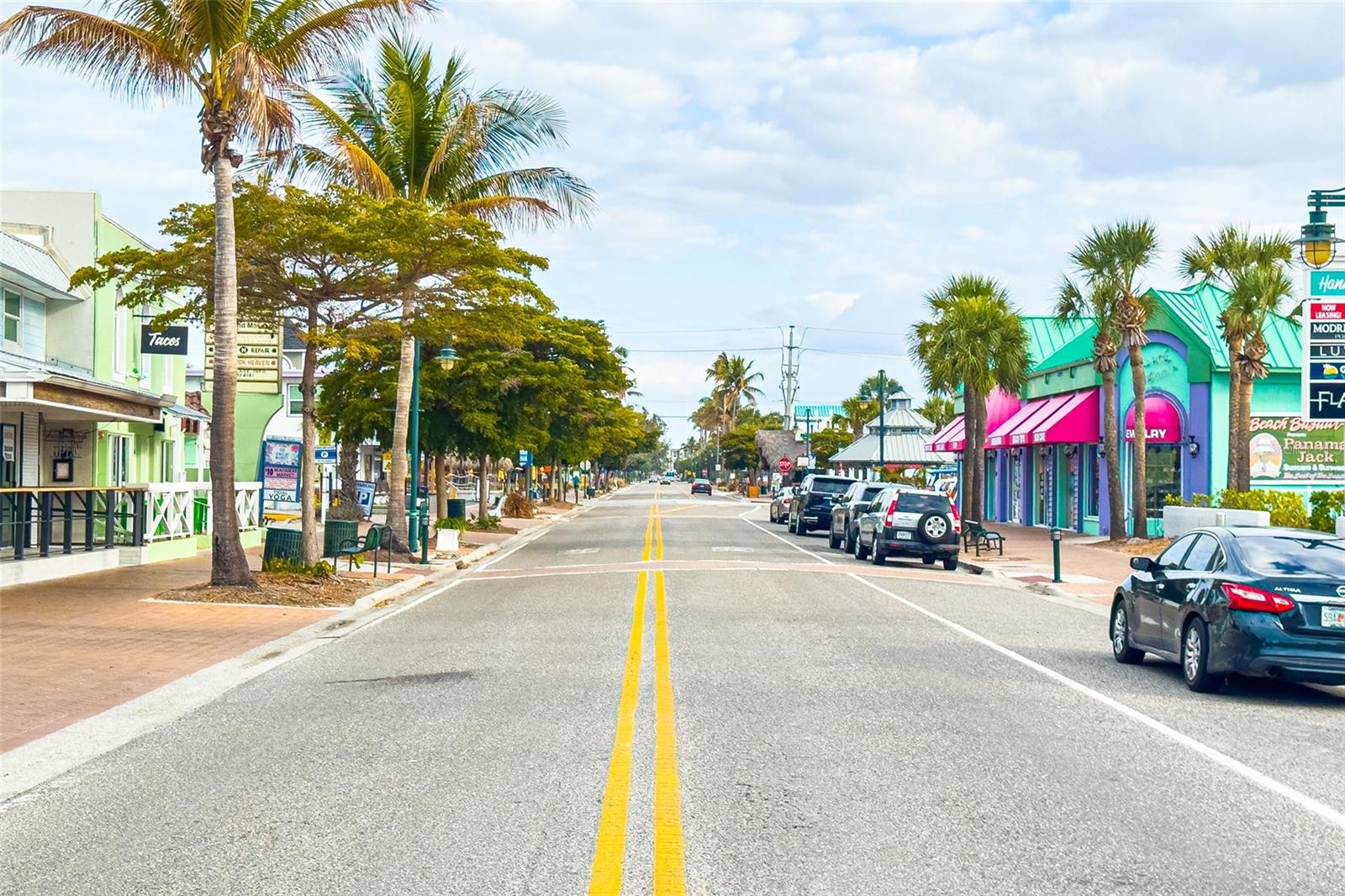 Image 48 of 65 For 5830 Midnight Pass Road T22