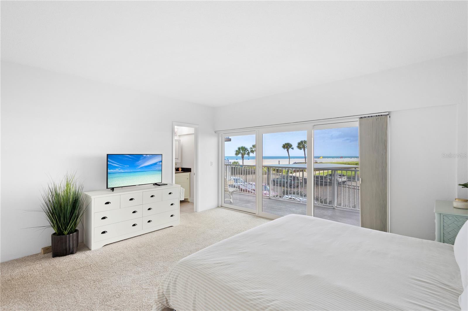 Image 5 of 65 For 5830 Midnight Pass Road T22