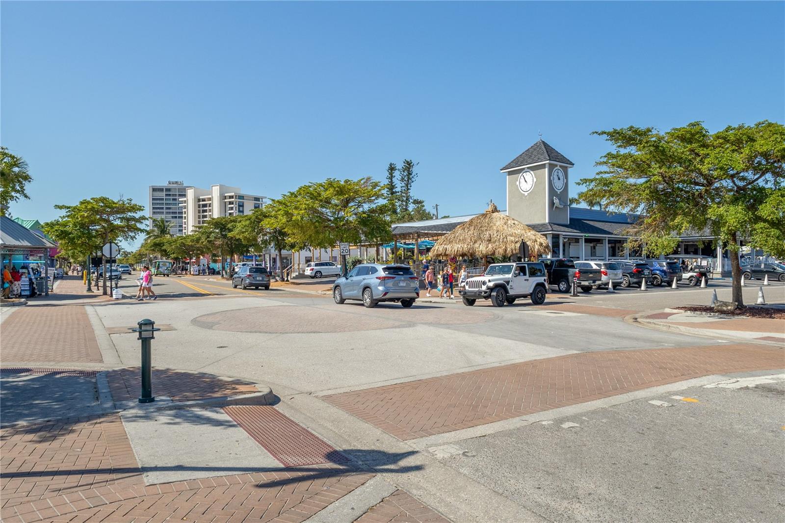 Image 52 of 65 For 5830 Midnight Pass Road T22