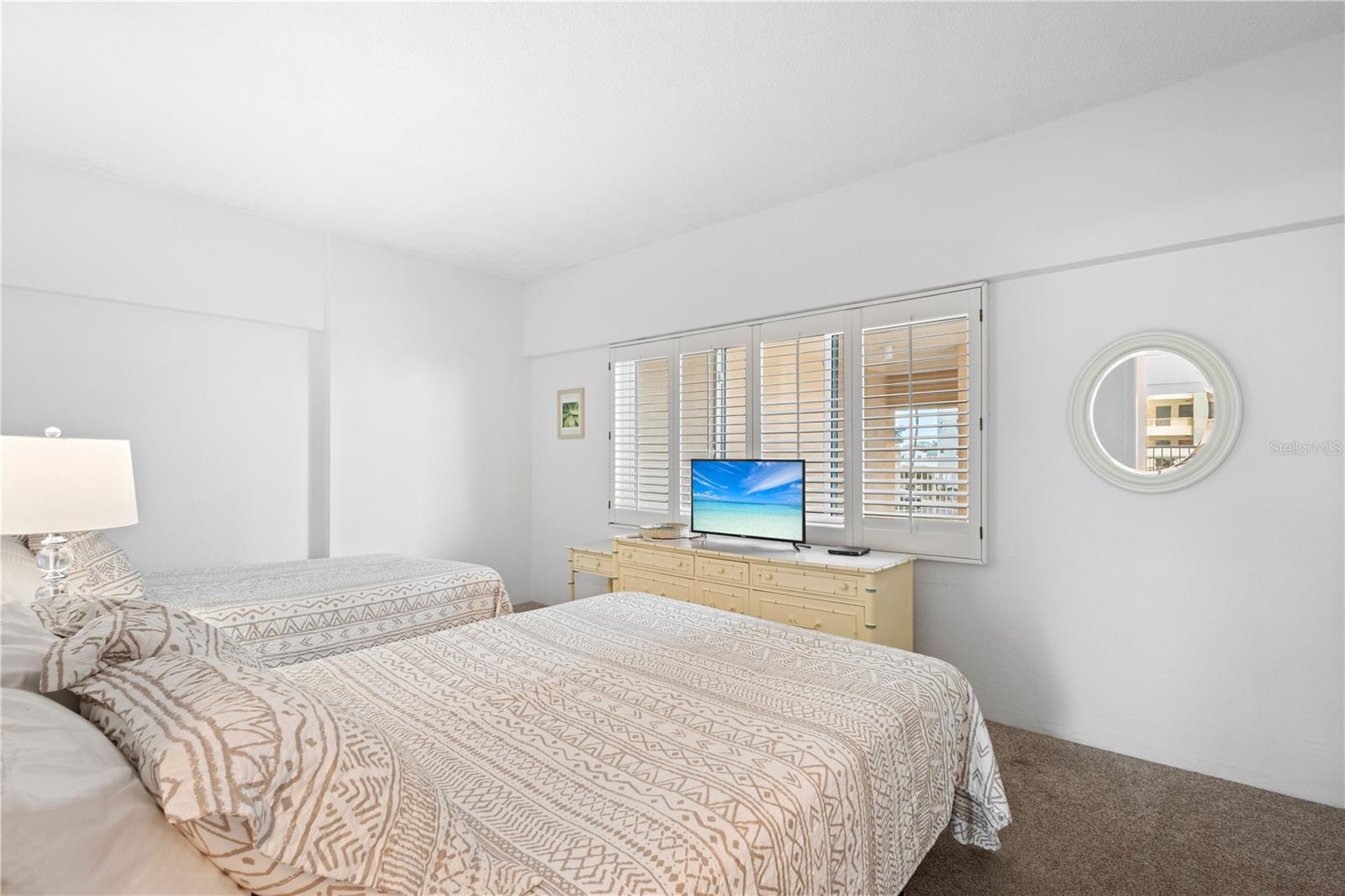 Image 8 of 65 For 5830 Midnight Pass Road T22