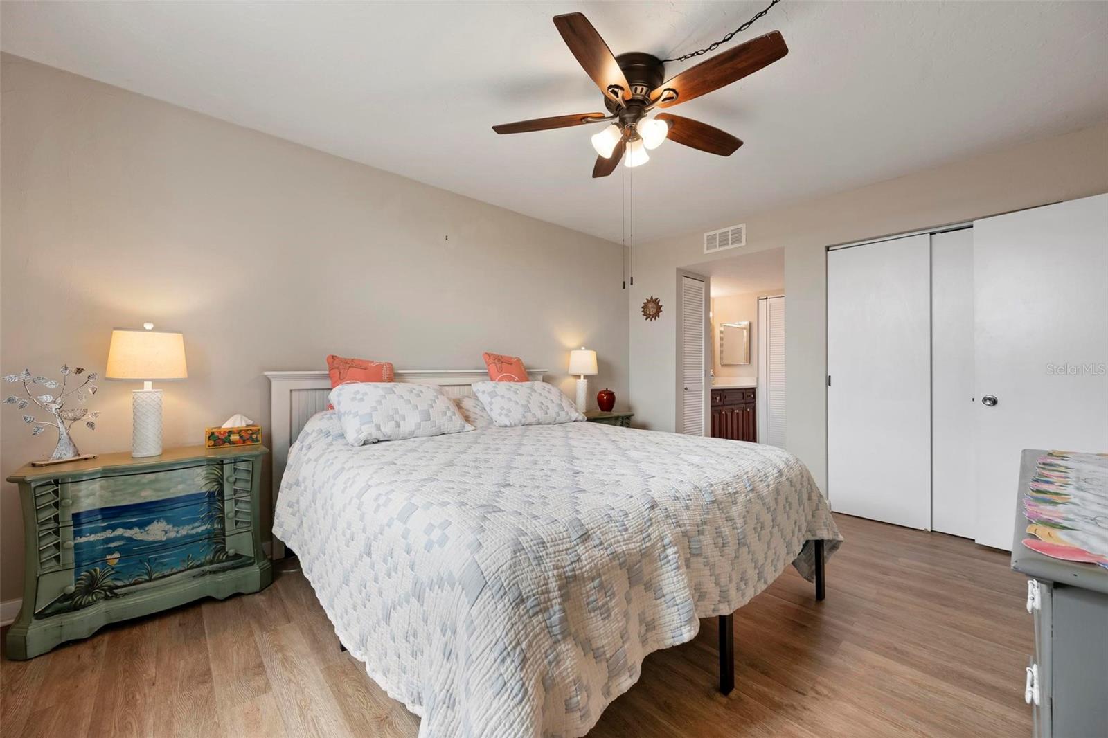 Image 18 of 39 For 2901 26th Street W 303