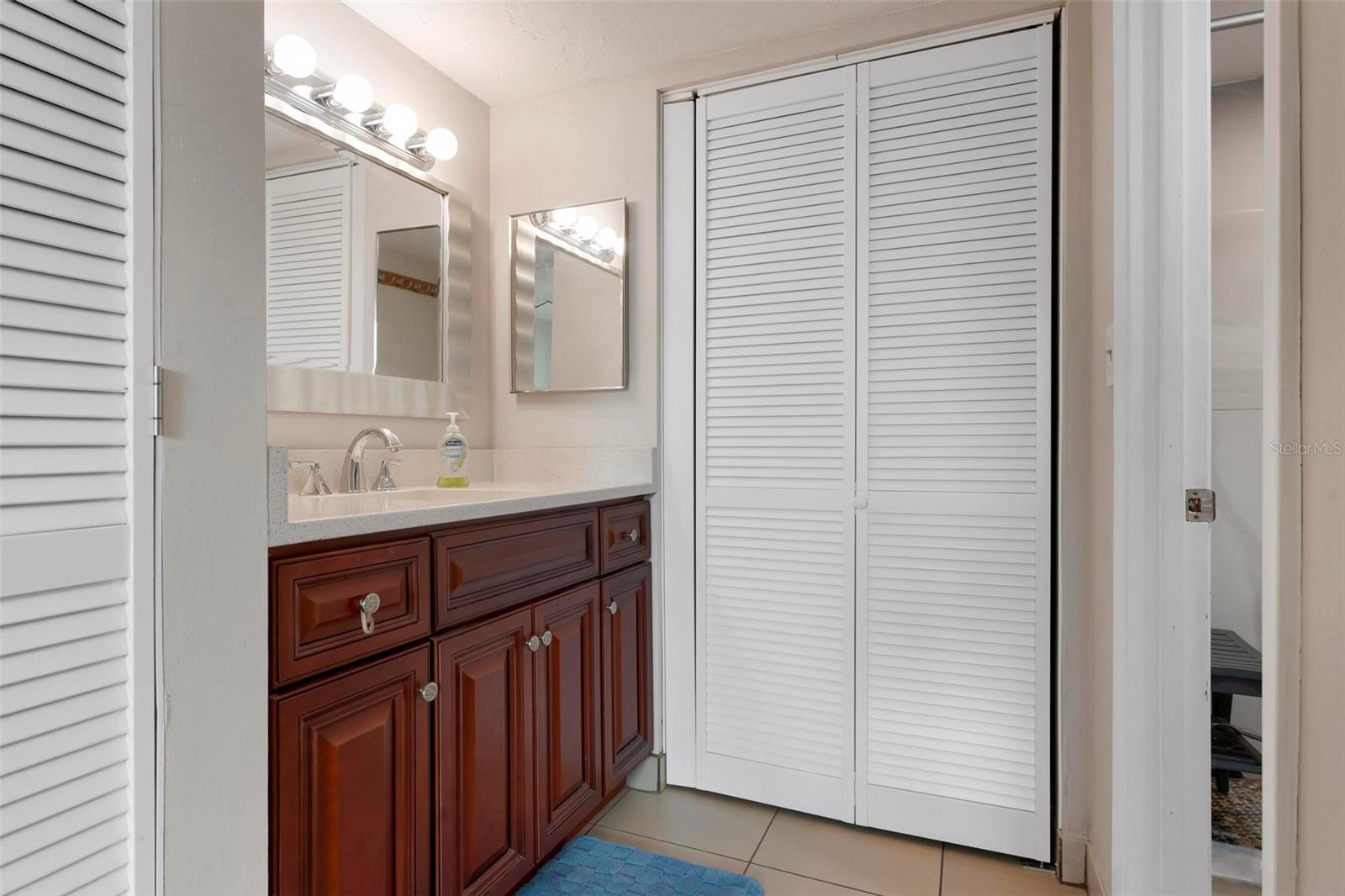 Image 19 of 39 For 2901 26th Street W 303