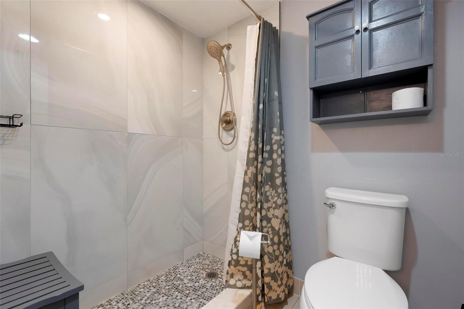 Image 20 of 39 For 2901 26th Street W 303