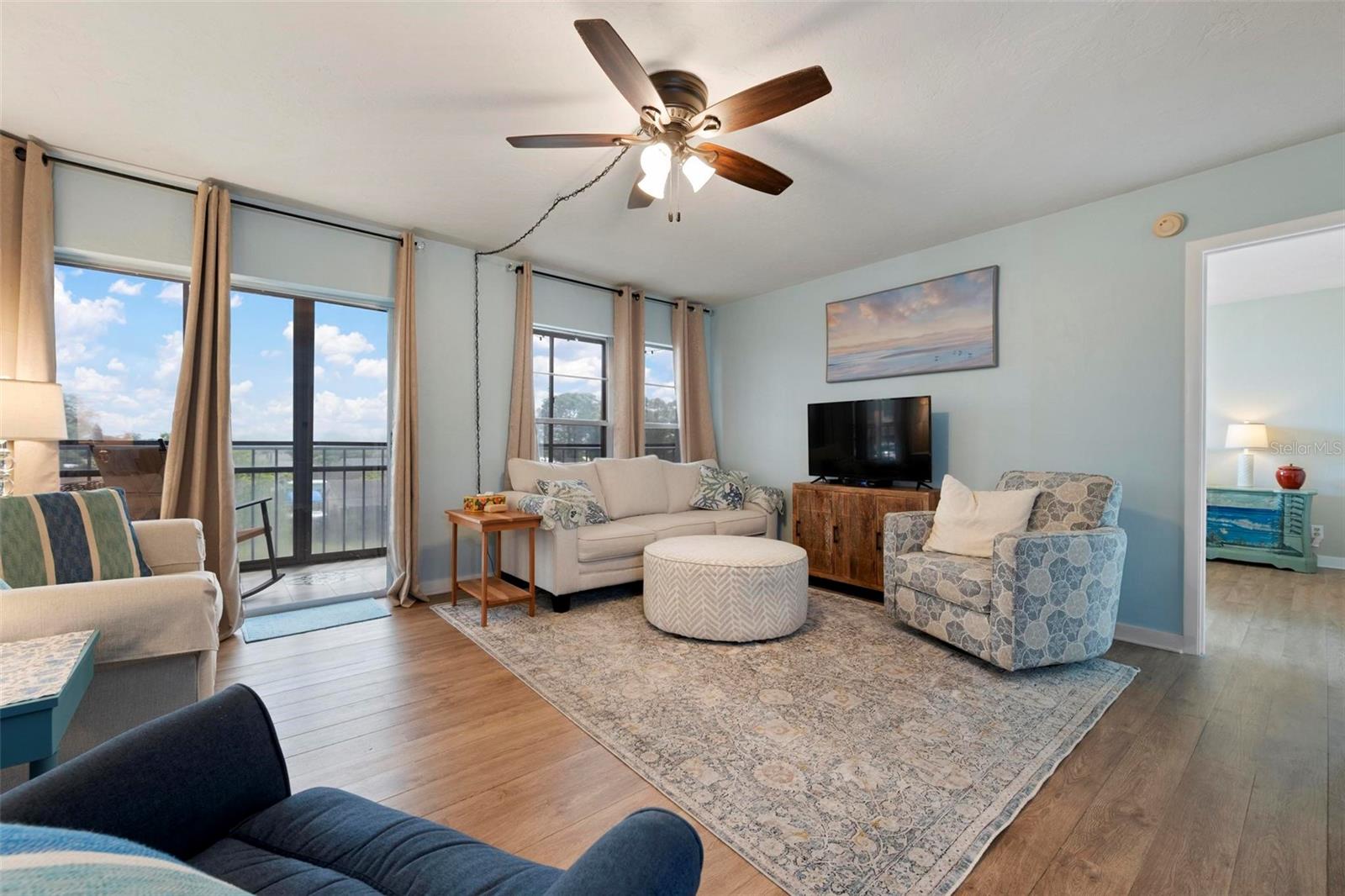 Image 7 of 39 For 2901 26th Street W 303