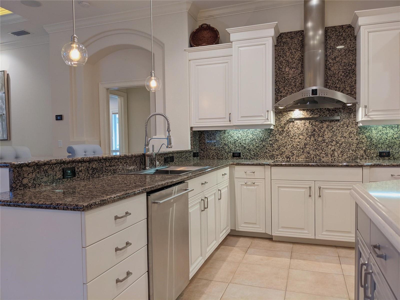 Image 16 of 67 For 7460 Paurotis Court