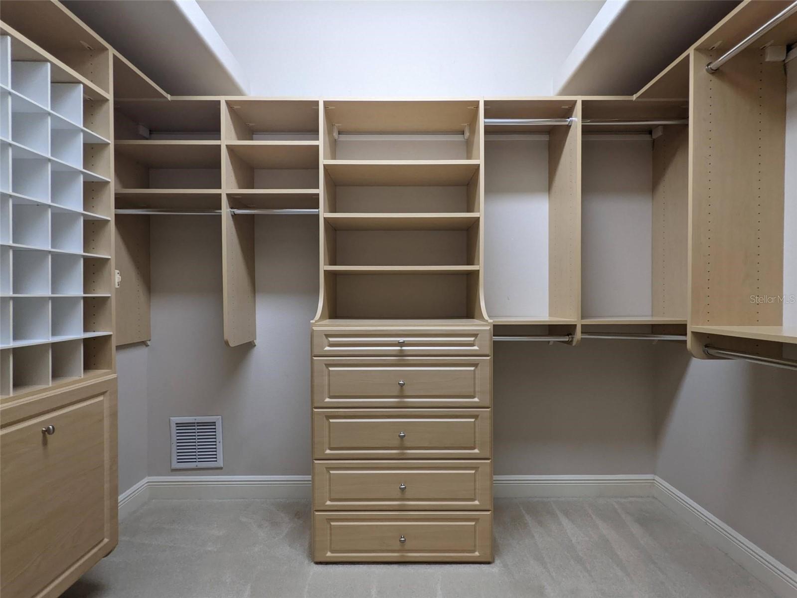 Image 26 of 67 For 7460 Paurotis Court