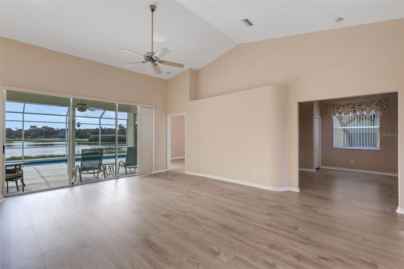 Image 13 of 53 For 8976 Whitemarsh Avenue