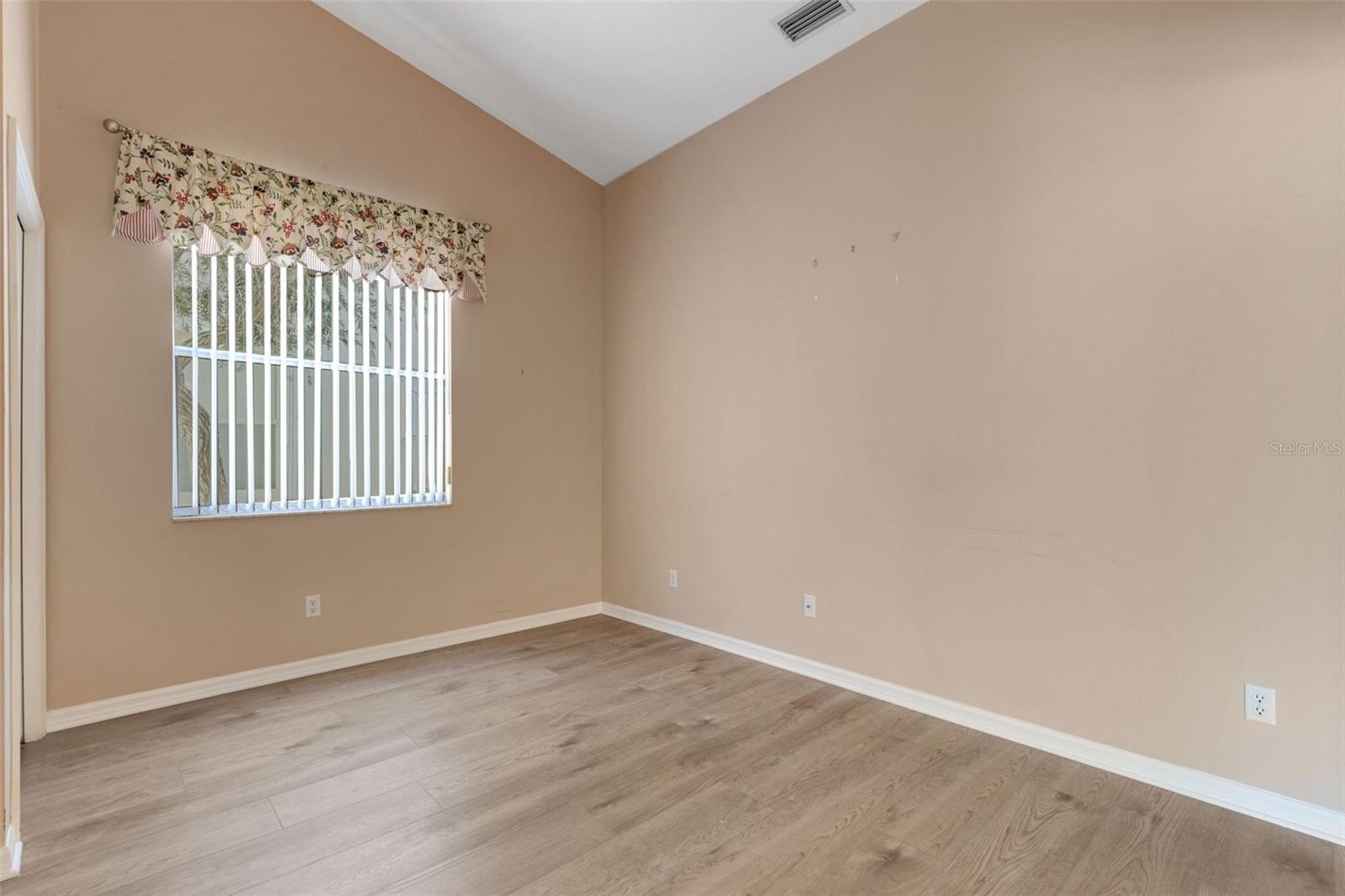 Image 19 of 53 For 8976 Whitemarsh Avenue