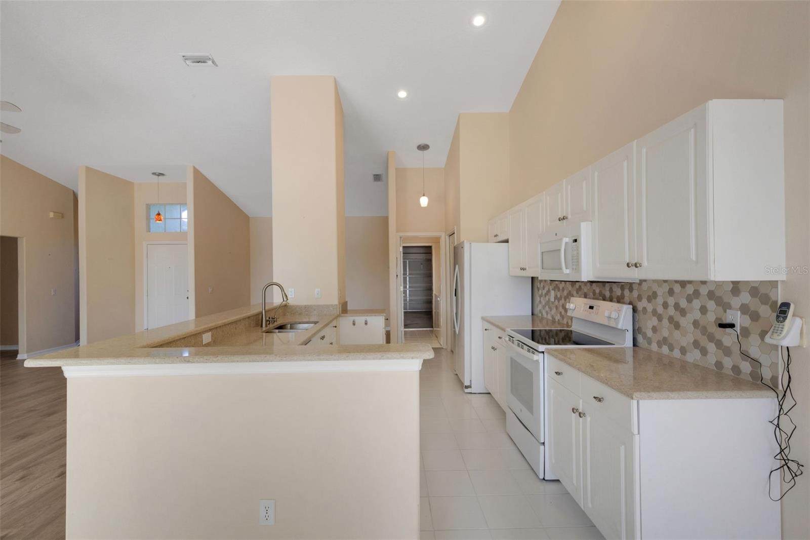 Image 23 of 53 For 8976 Whitemarsh Avenue