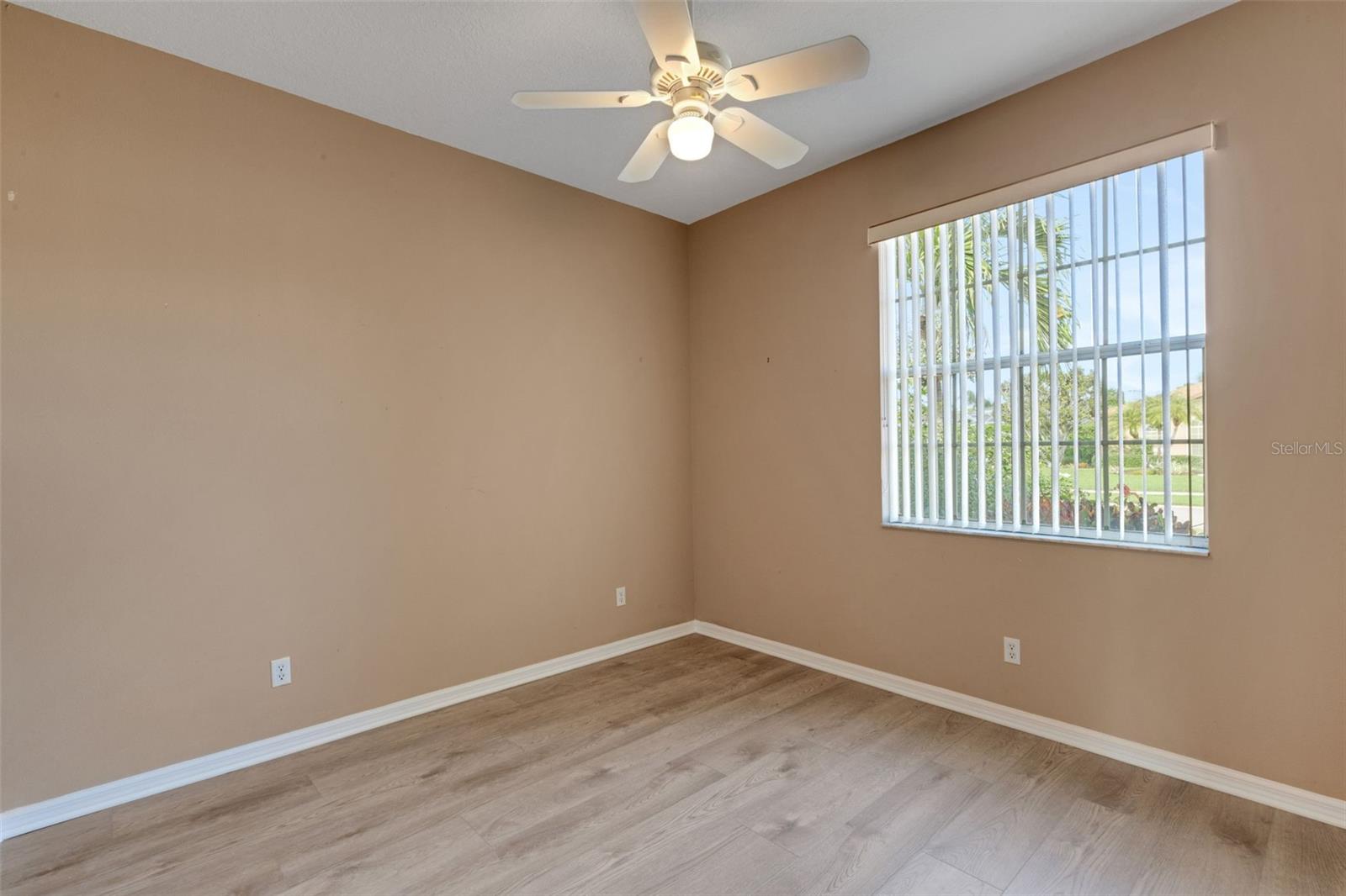 Image 37 of 53 For 8976 Whitemarsh Avenue