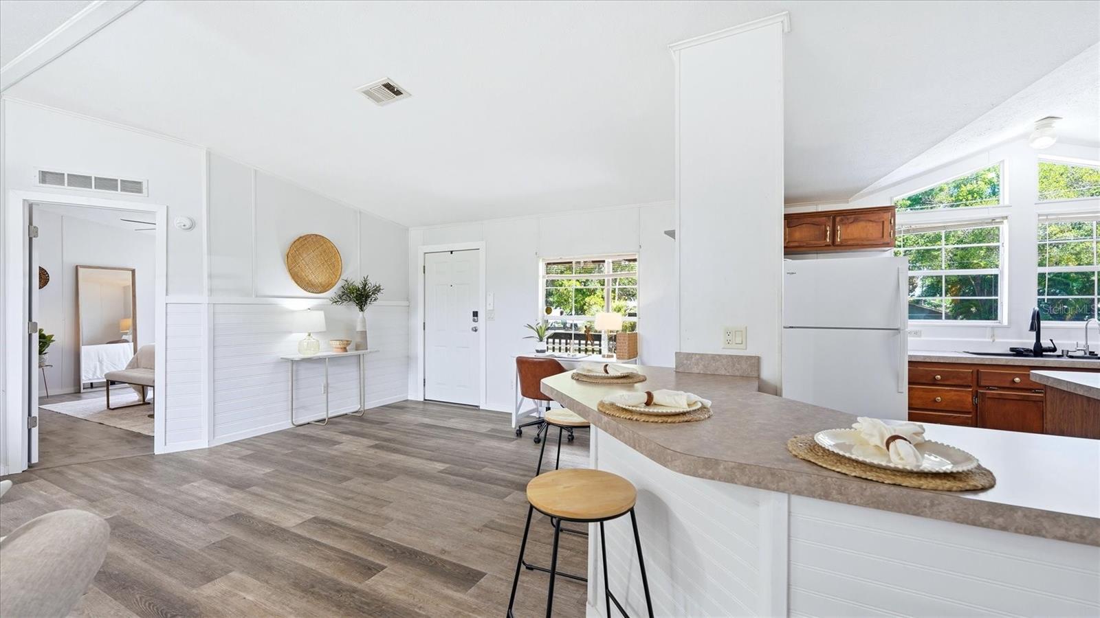 Image 16 of 38 For 6125 Shirley Avenue