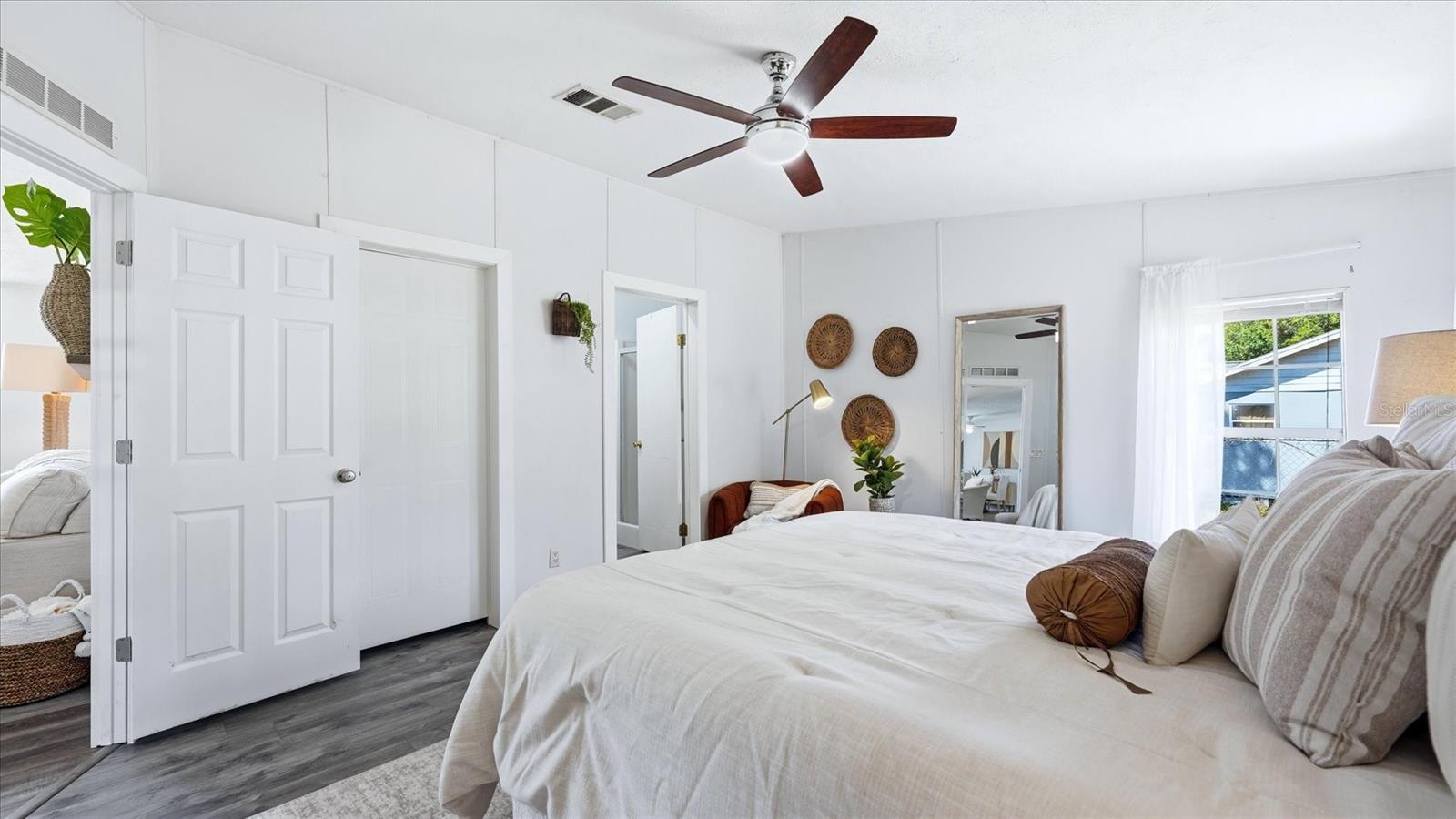 Image 22 of 38 For 6125 Shirley Avenue