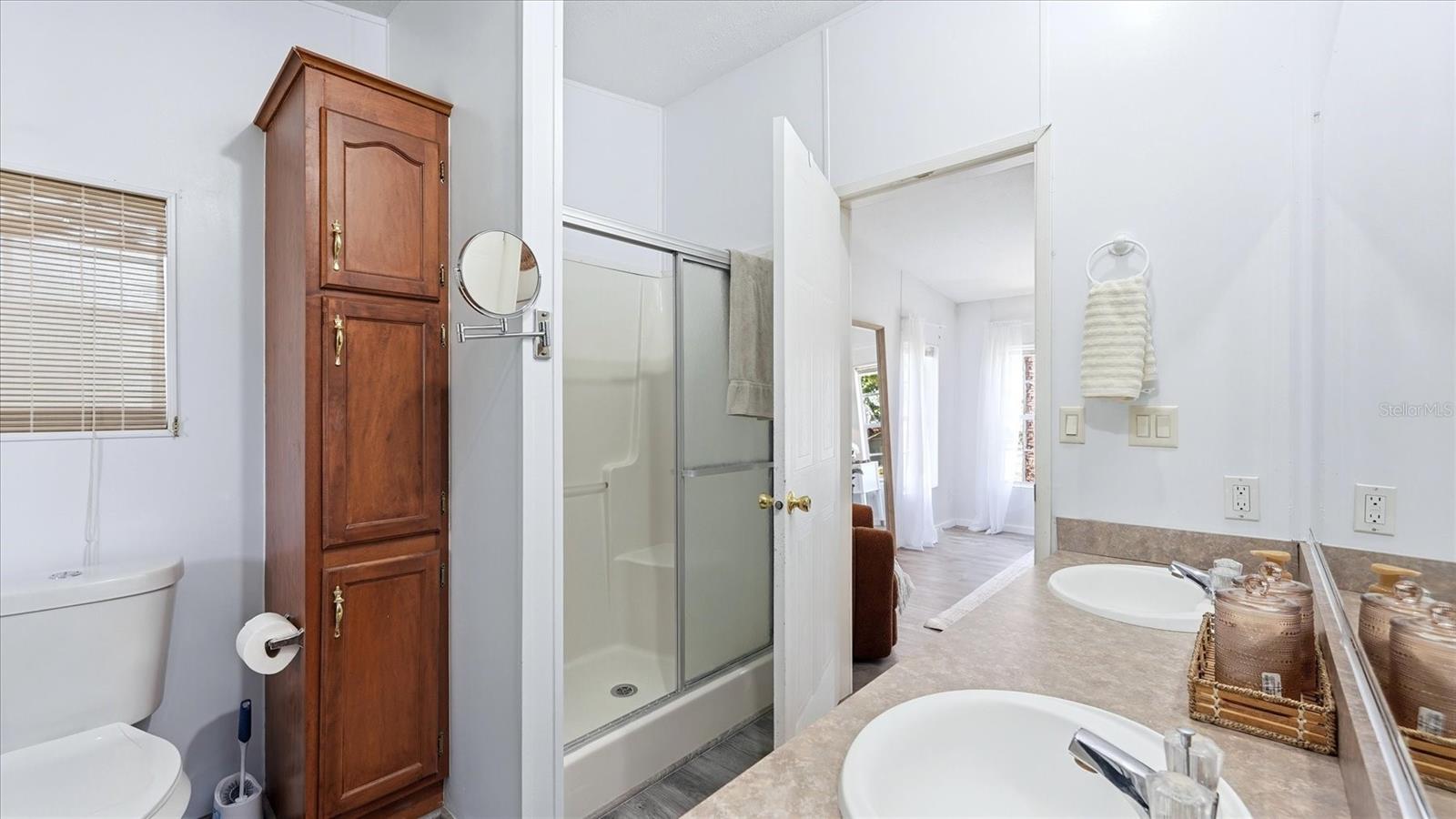 Image 26 of 38 For 6125 Shirley Avenue