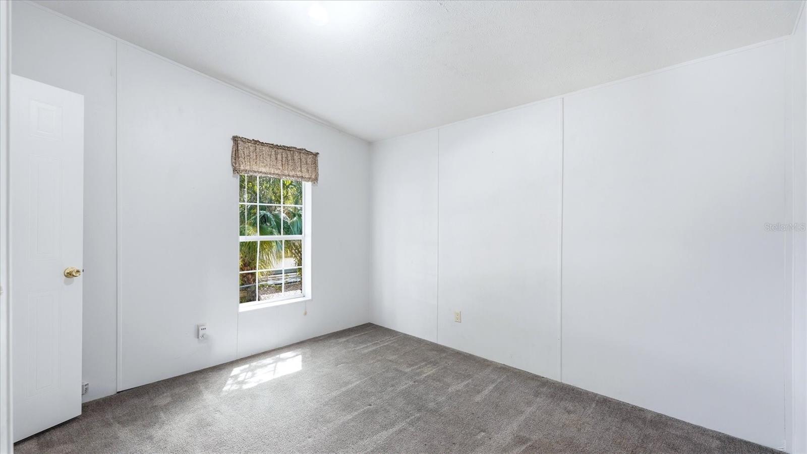 Image 27 of 38 For 6125 Shirley Avenue