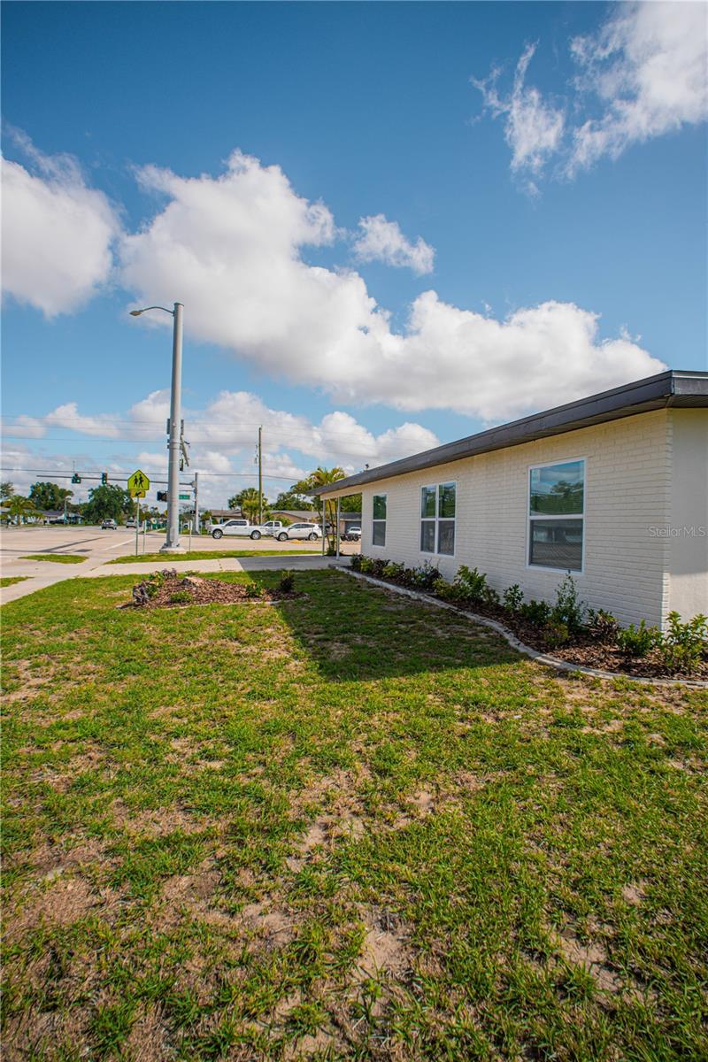 Image 17 of 18 For 2144 Harbor Boulevard