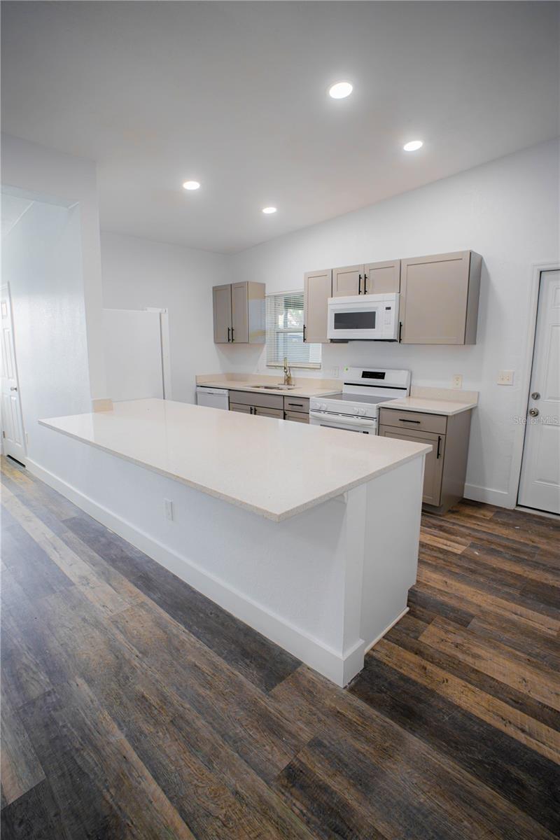 Image 5 of 18 For 2144 Harbor Boulevard