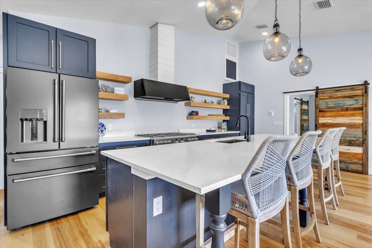 Listing photo id 13 for 9470 Colony Drive