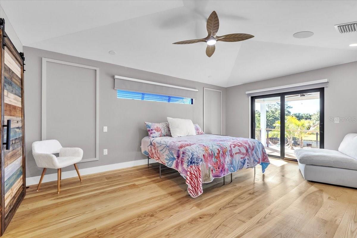 Listing photo id 17 for 9470 Colony Drive