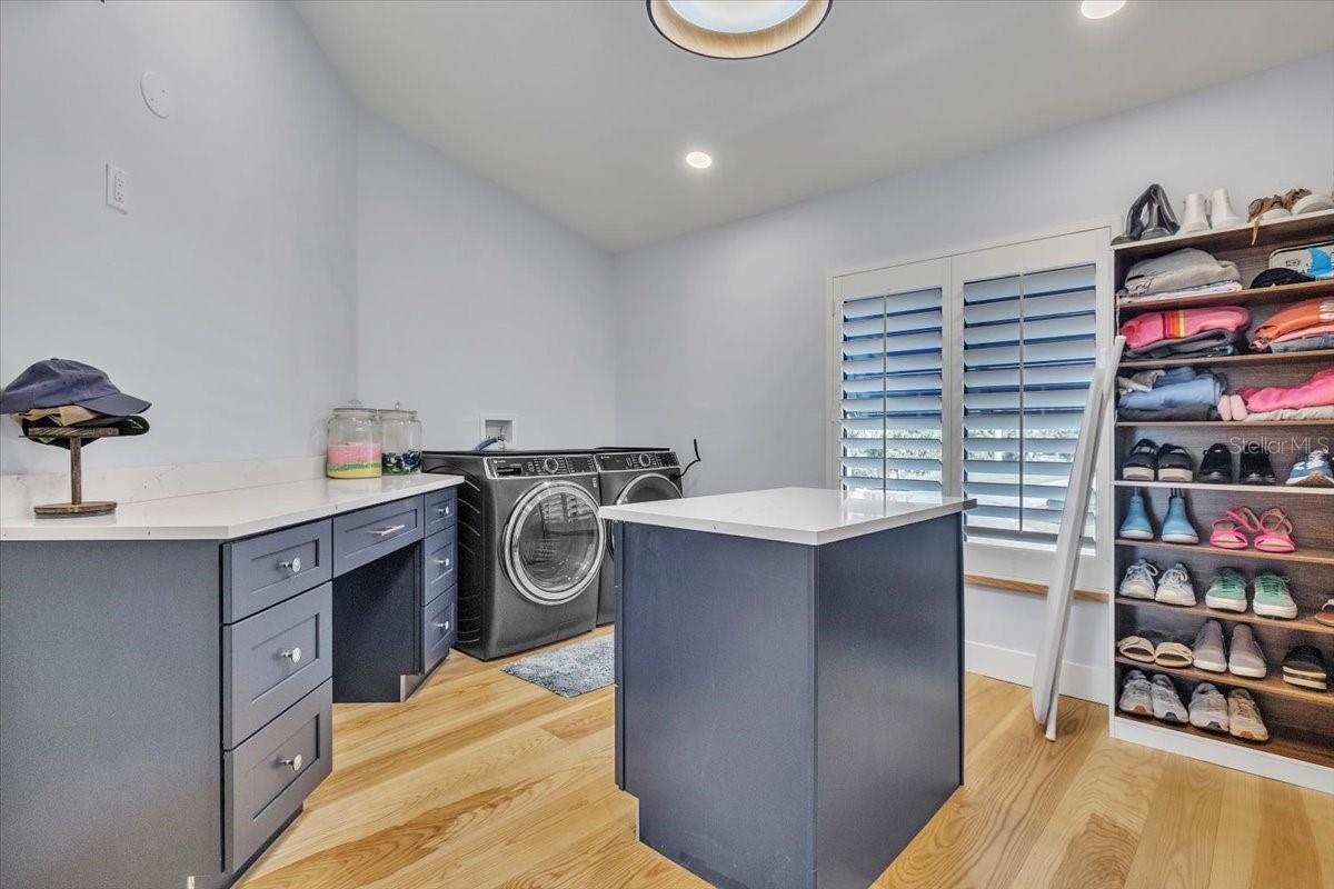 Listing photo id 23 for 9470 Colony Drive