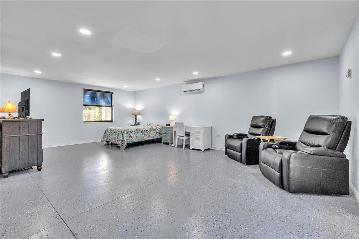 Listing photo id 35 for 9470 Colony Drive