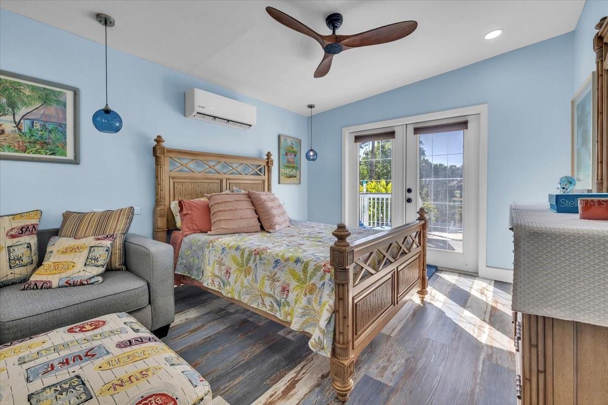 Listing photo id 40 for 9470 Colony Drive