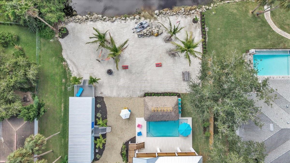 Listing photo id 56 for 9470 Colony Drive