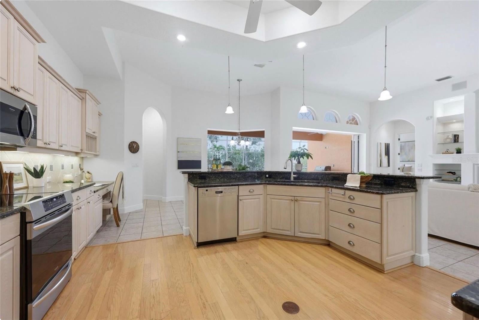 Image 15 of 57 For 1740 Amberwynd Circle W