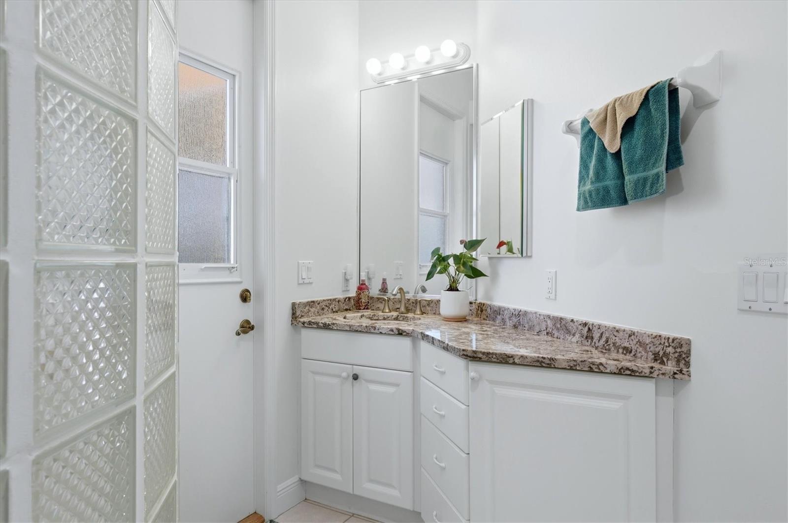 Image 31 of 57 For 1740 Amberwynd Circle W