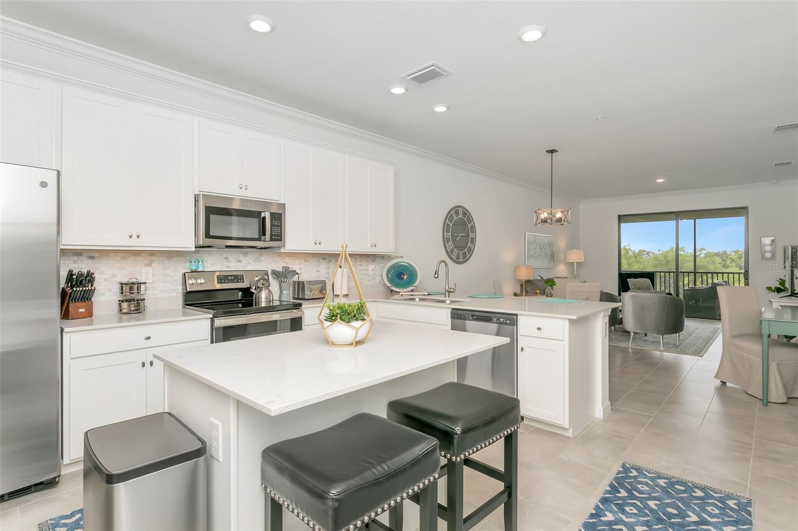 Image 12 of 48 For 18028 Gawthrop Drive 403