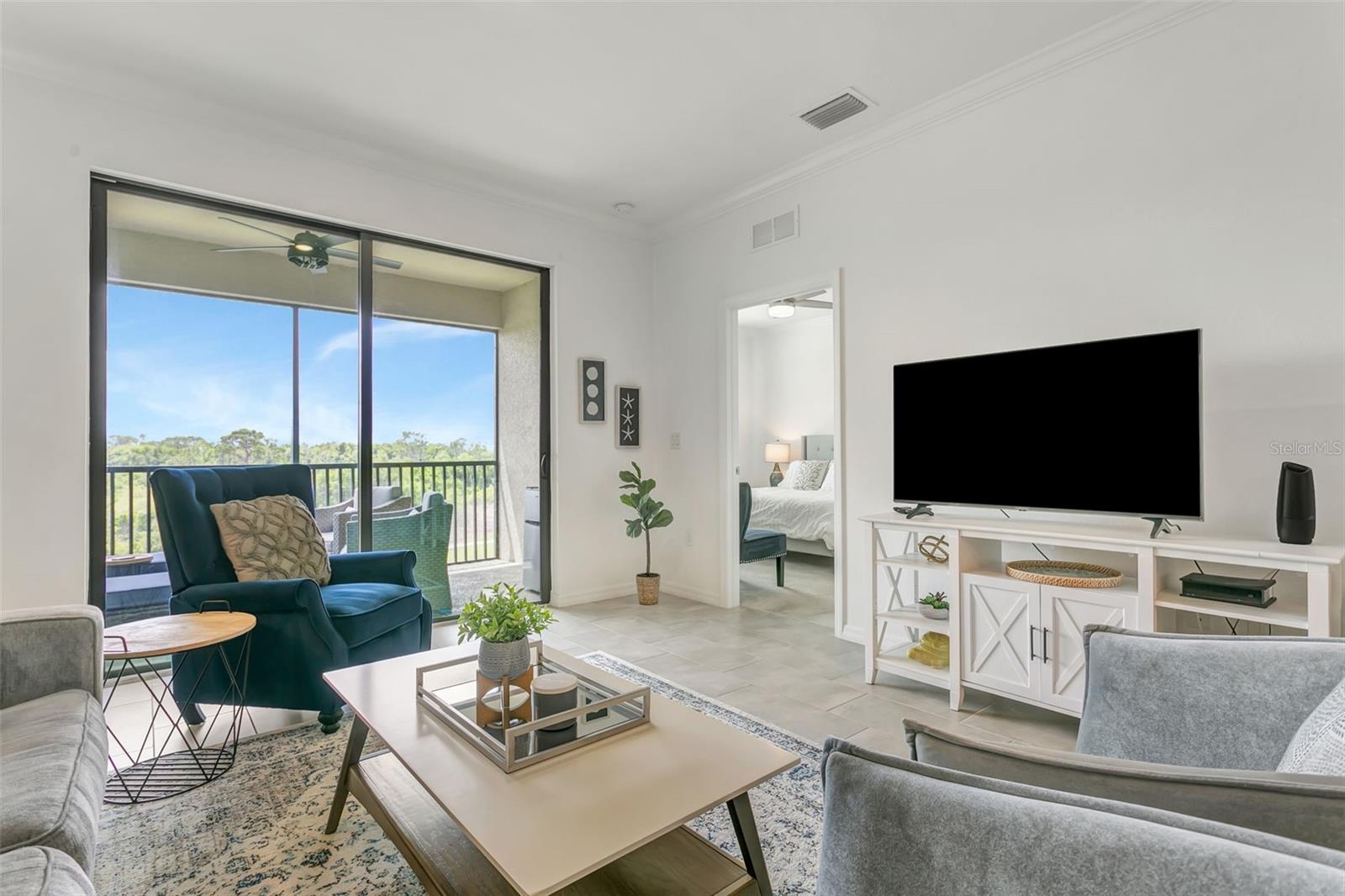 Image 18 of 48 For 18028 Gawthrop Drive 403