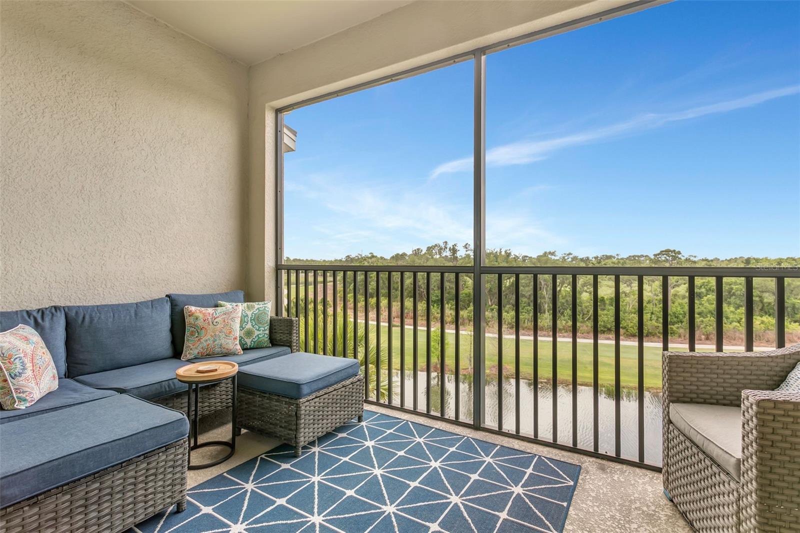 Image 31 of 48 For 18028 Gawthrop Drive 403