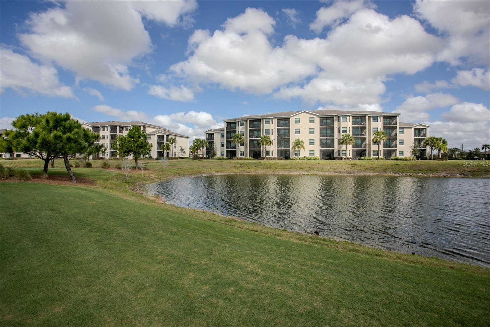 Image 37 of 48 For 18028 Gawthrop Drive 403