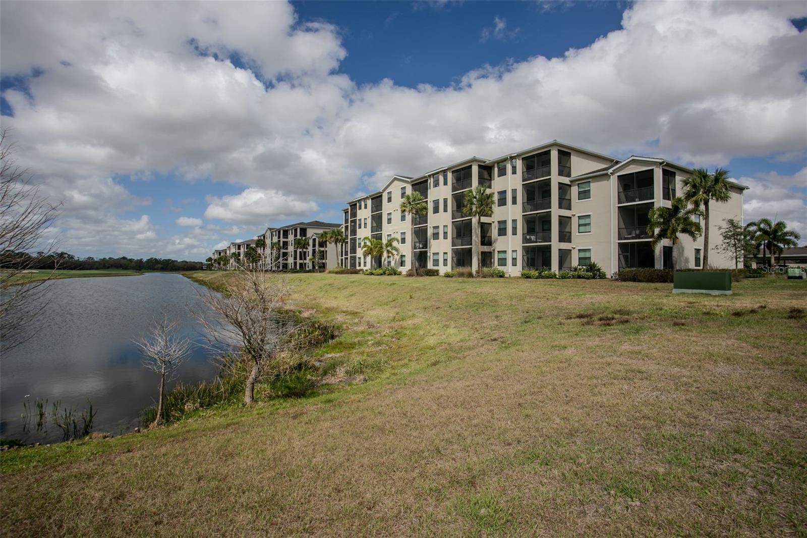 Image 44 of 48 For 18028 Gawthrop Drive 403