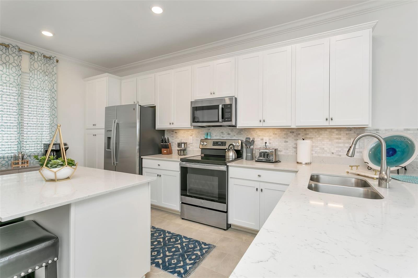 Image 7 of 48 For 18028 Gawthrop Drive 403