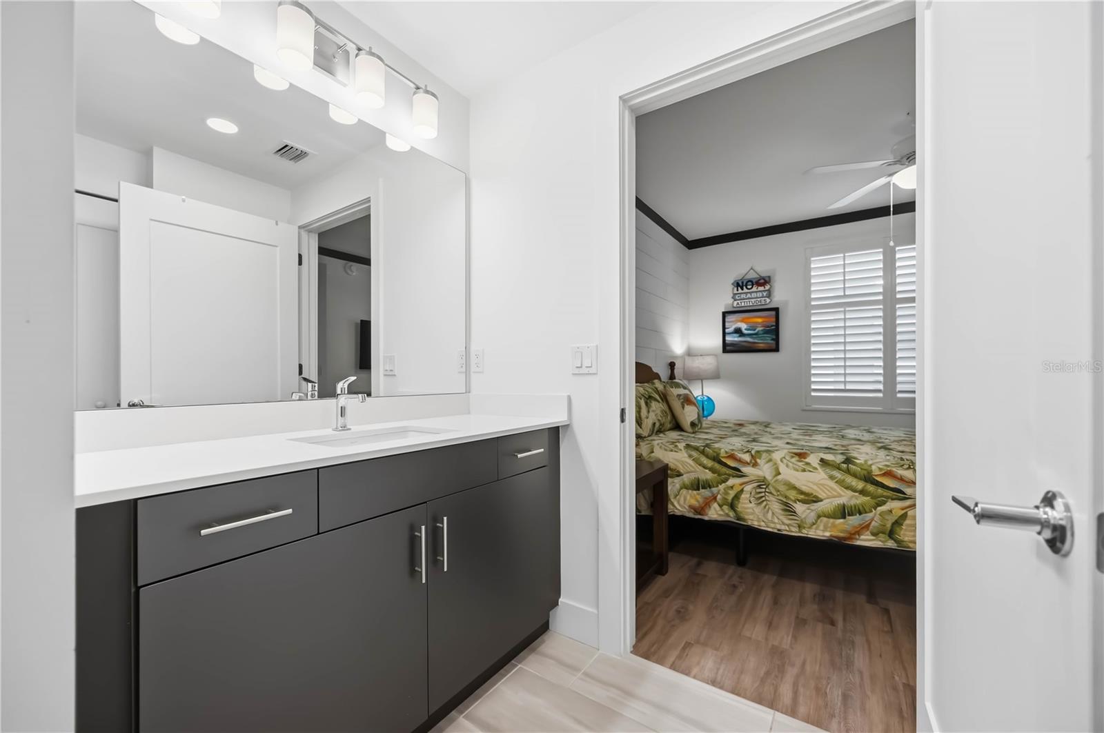 Image 21 of 65 For 1703 Tamiami Trail 406