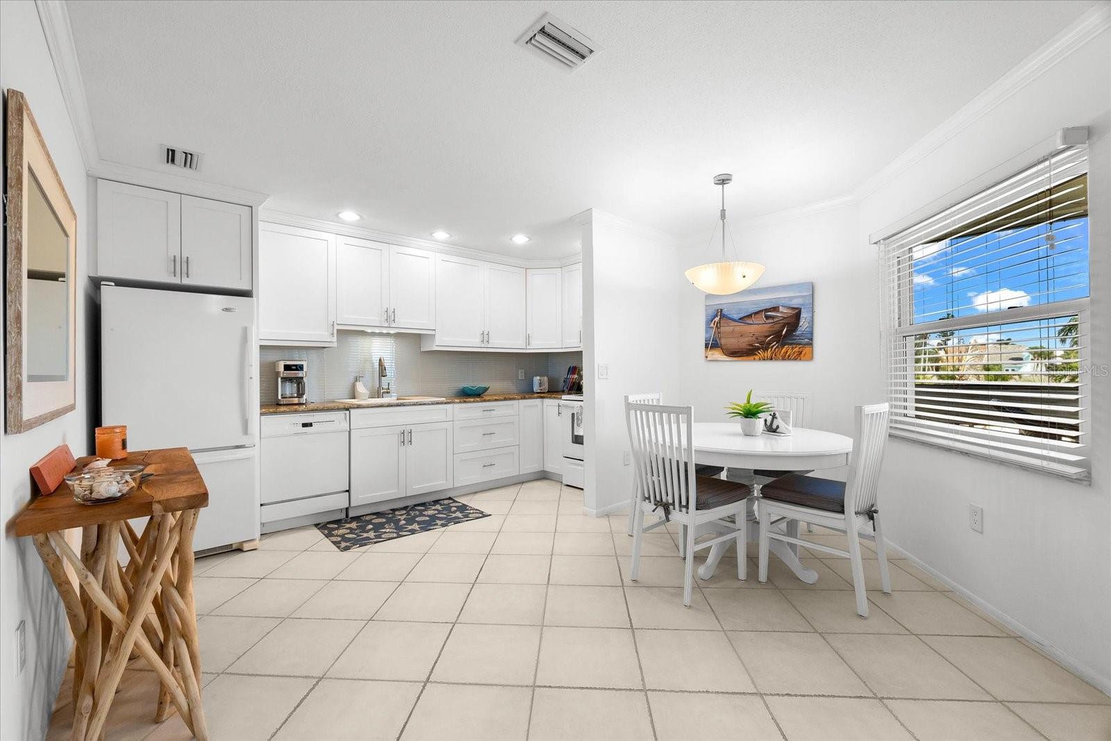 Image 10 of 100 For 6708 Sarasea Circle 202