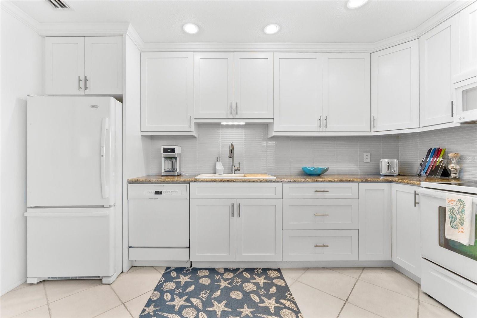 Image 12 of 100 For 6708 Sarasea Circle 202