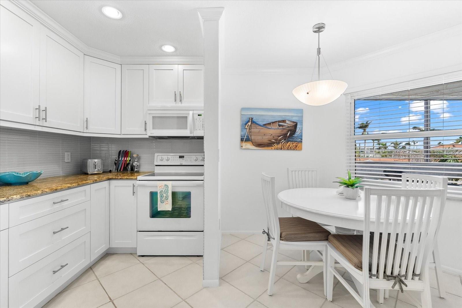 Image 14 of 100 For 6708 Sarasea Circle 202