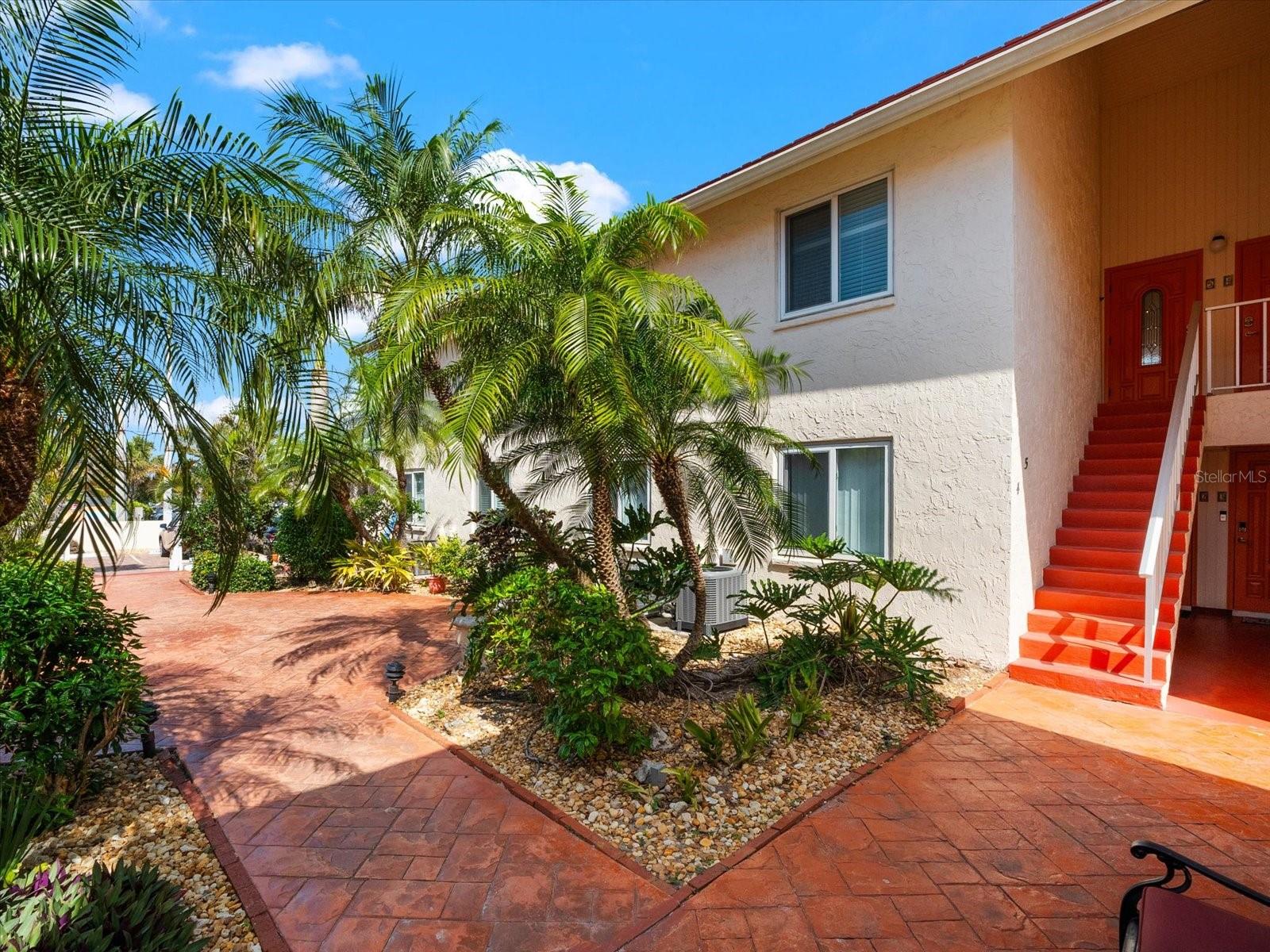 Image 2 of 100 For 6708 Sarasea Circle 202