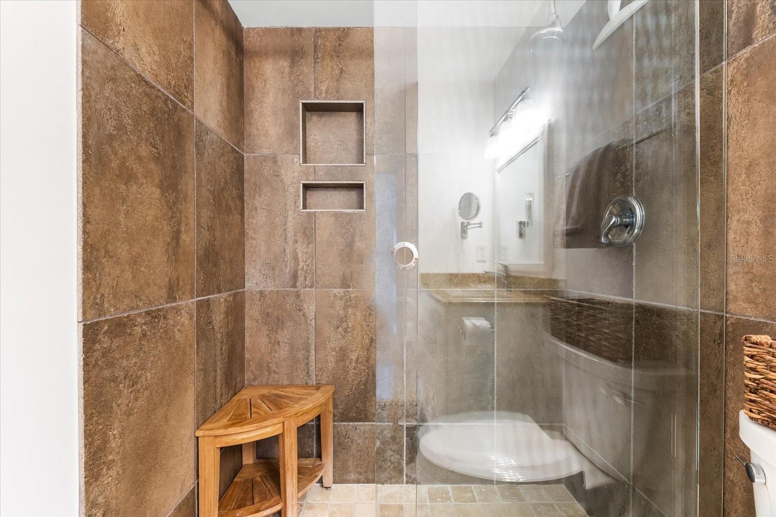 Image 23 of 100 For 6708 Sarasea Circle 202