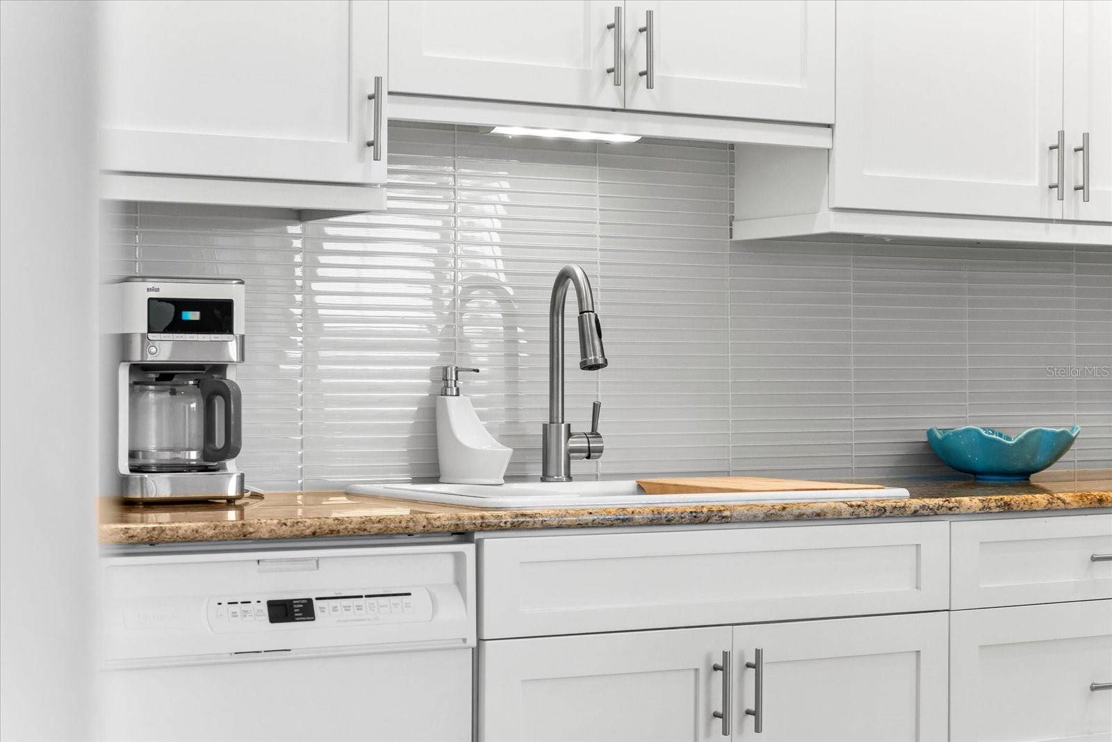 Image 29 of 100 For 6708 Sarasea Circle 202