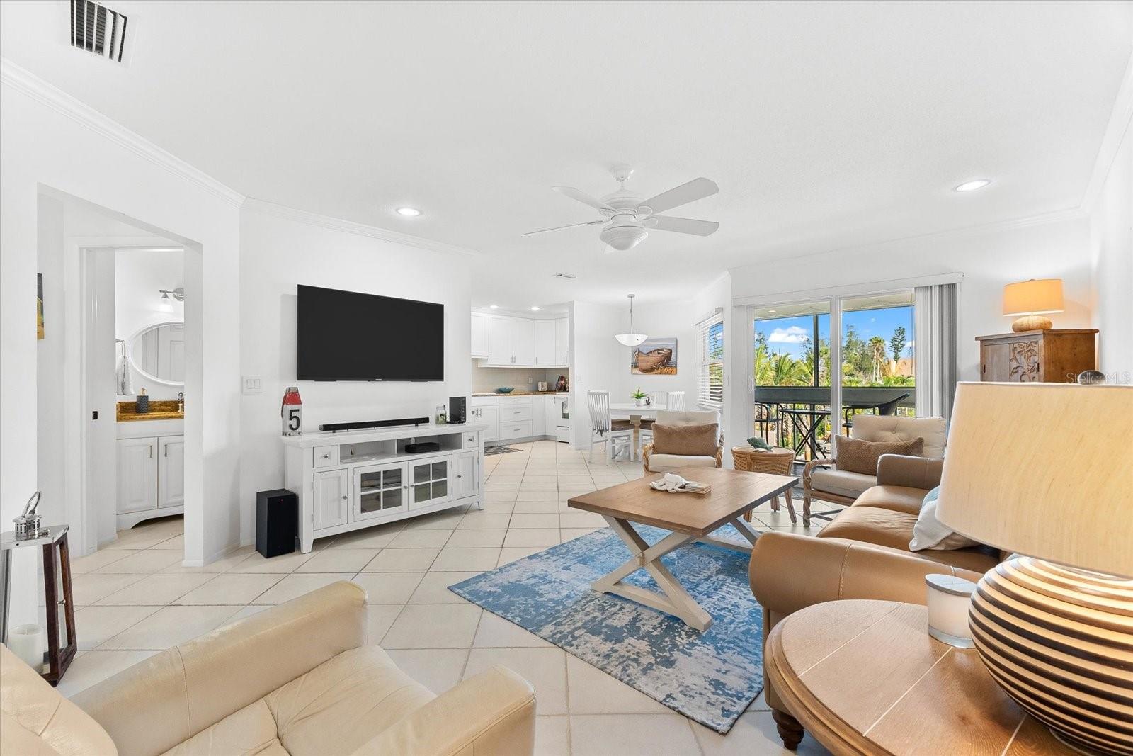 Image 6 of 100 For 6708 Sarasea Circle 202