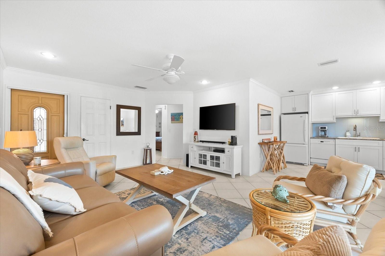 Image 9 of 100 For 6708 Sarasea Circle 202