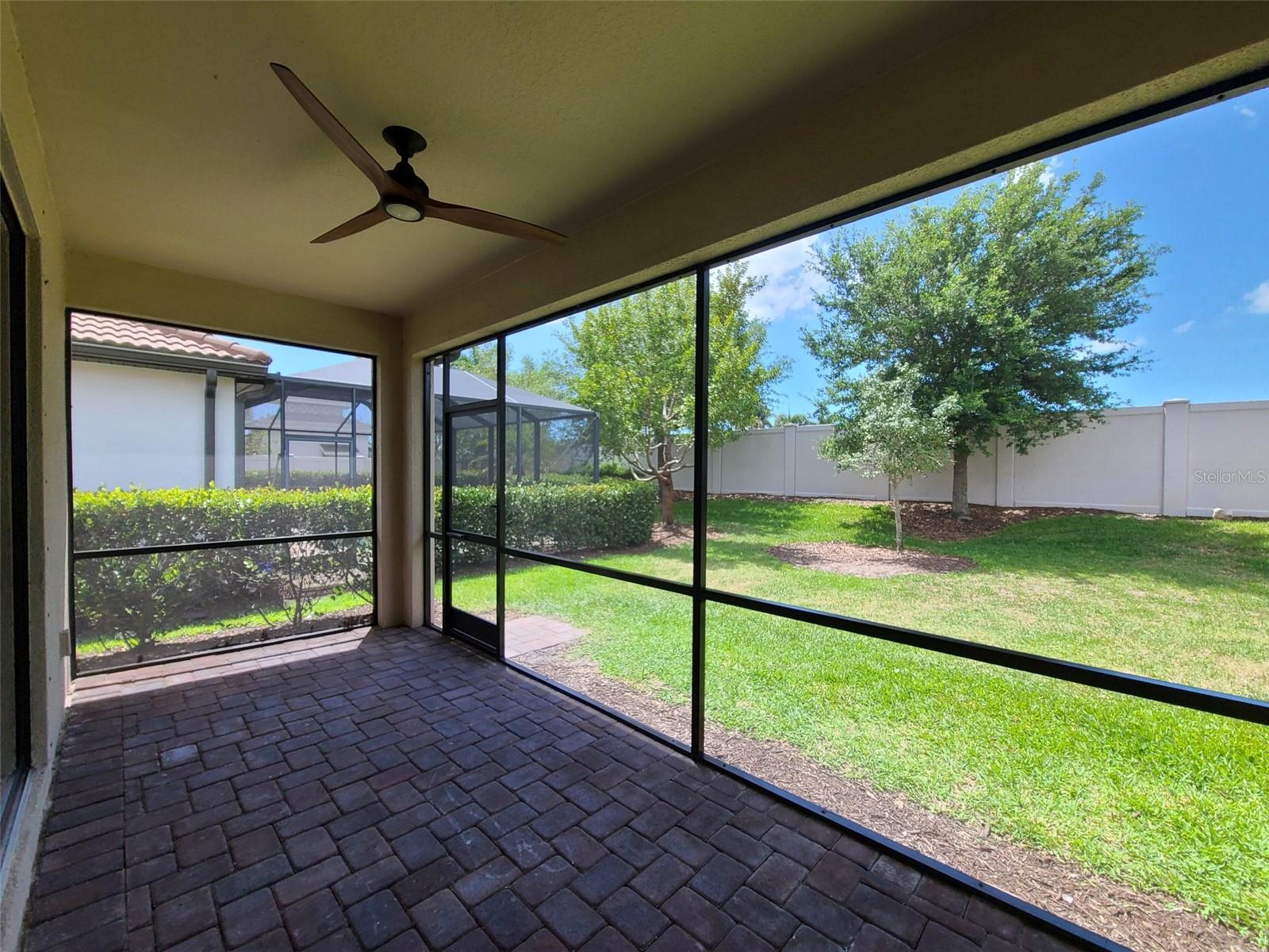 Image 18 of 23 For 19353 Nearpoint Drive