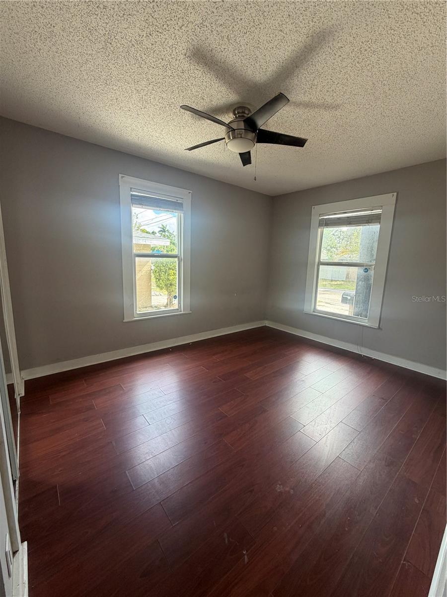 Image 11 of 19 For 814 26th Street W