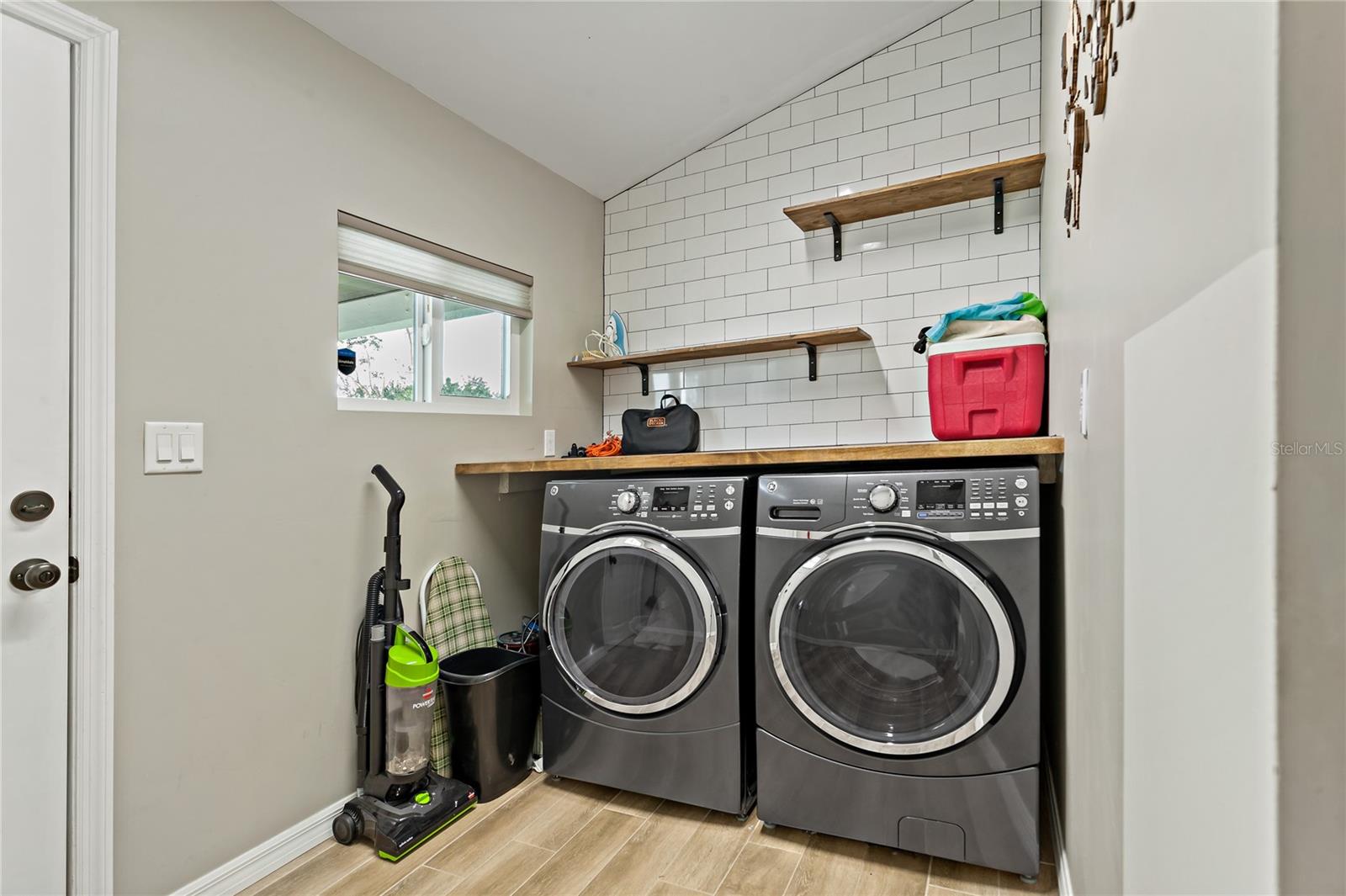 Image 33 of 44 For 1675 Blakemore Lane