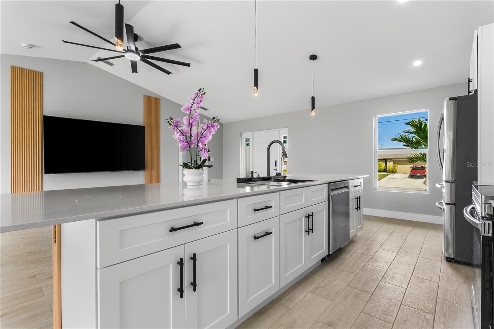 Image 12 of 40 For 2210 2nd Avenue