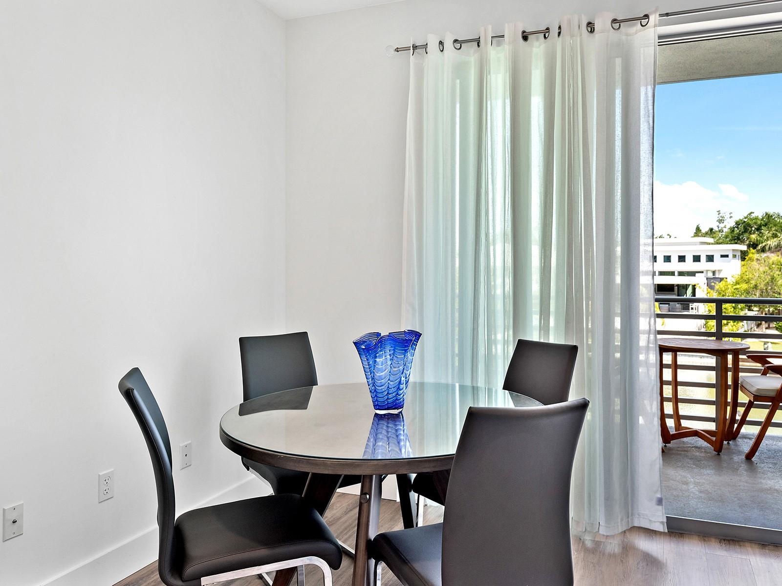 Image 17 of 37 For 1709 Tamiami Trail 318