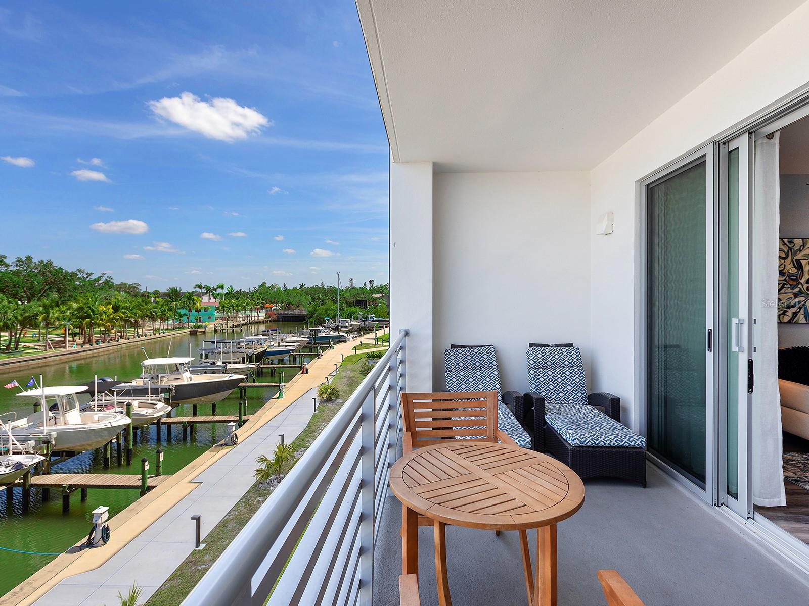 Image 24 of 37 For 1709 Tamiami Trail 318